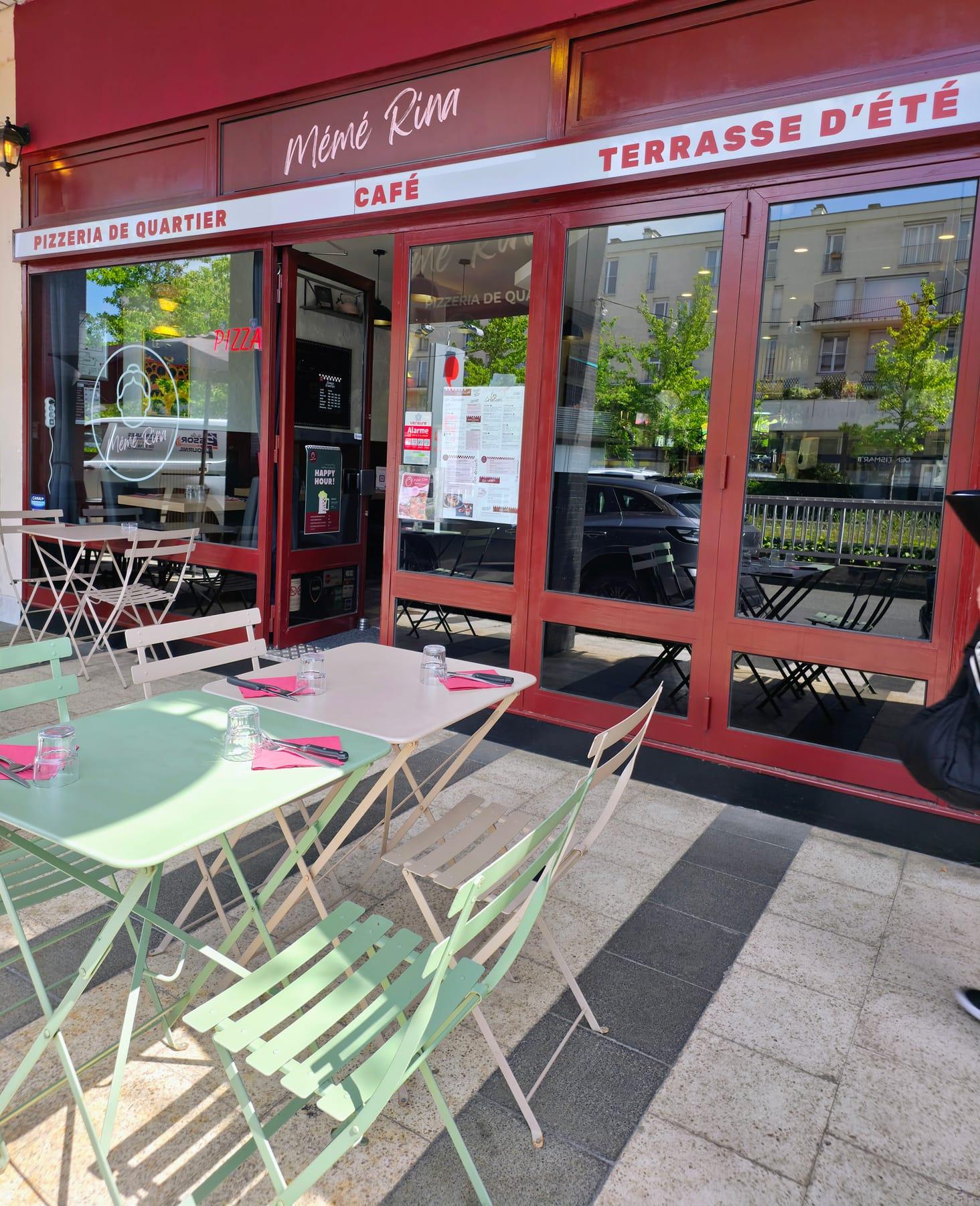 Façade de la Pizzeria Mémé Rina, 10 avenue du Maréchal Foch à Chatou, avec sa terrasse d'été